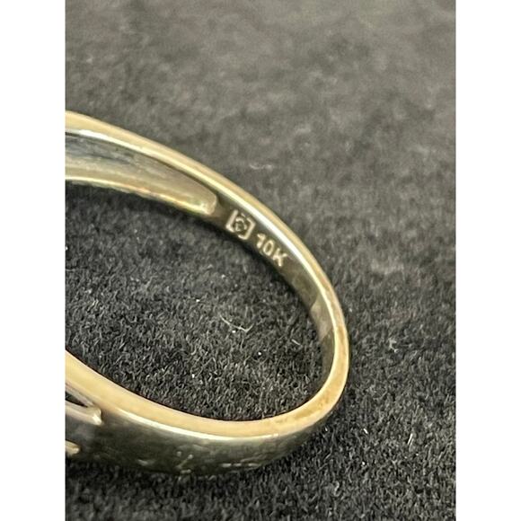 Women's 10K Gold Ring Amethyst Ring Size 7 GUC - Picture 8 of 9